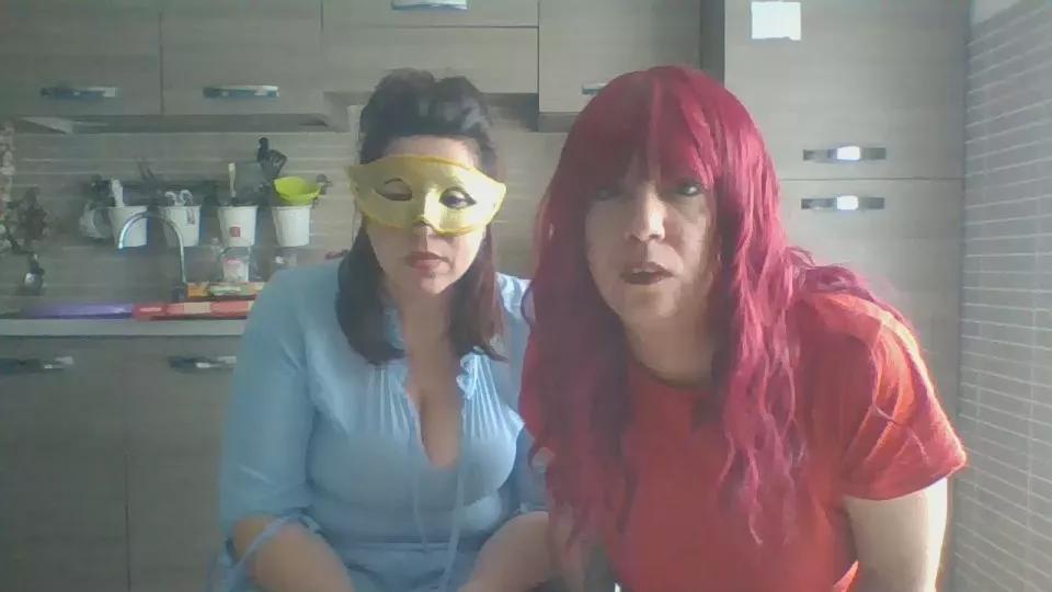 Carolyne2023 on Cam4 