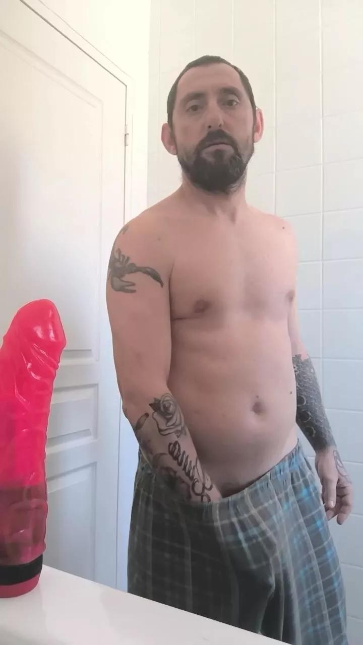 Couple84300 on Cam4 