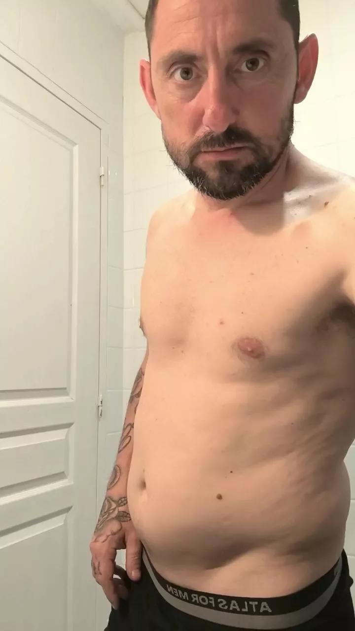 Couple84300 on Cam4 
