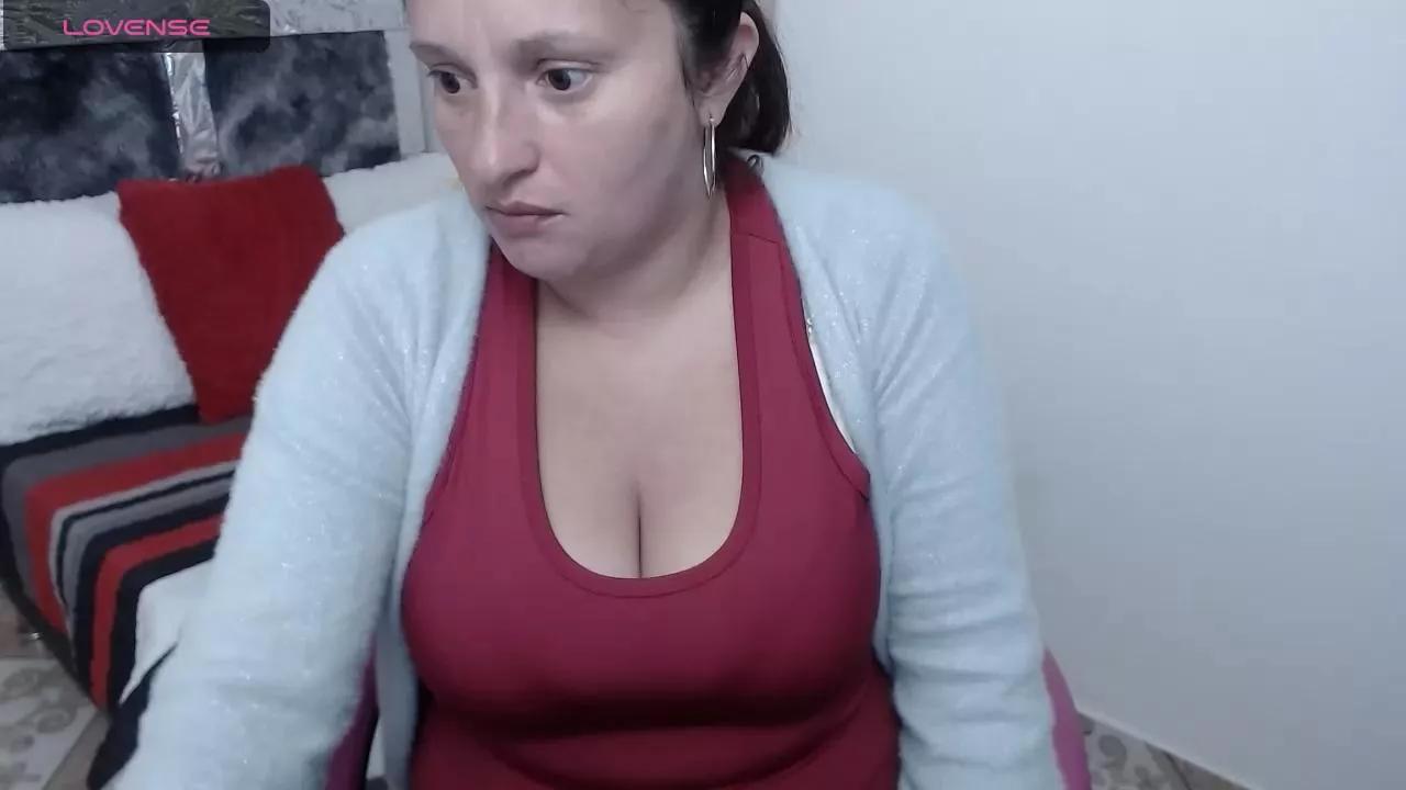 cristaljonnes_ on Cam4 