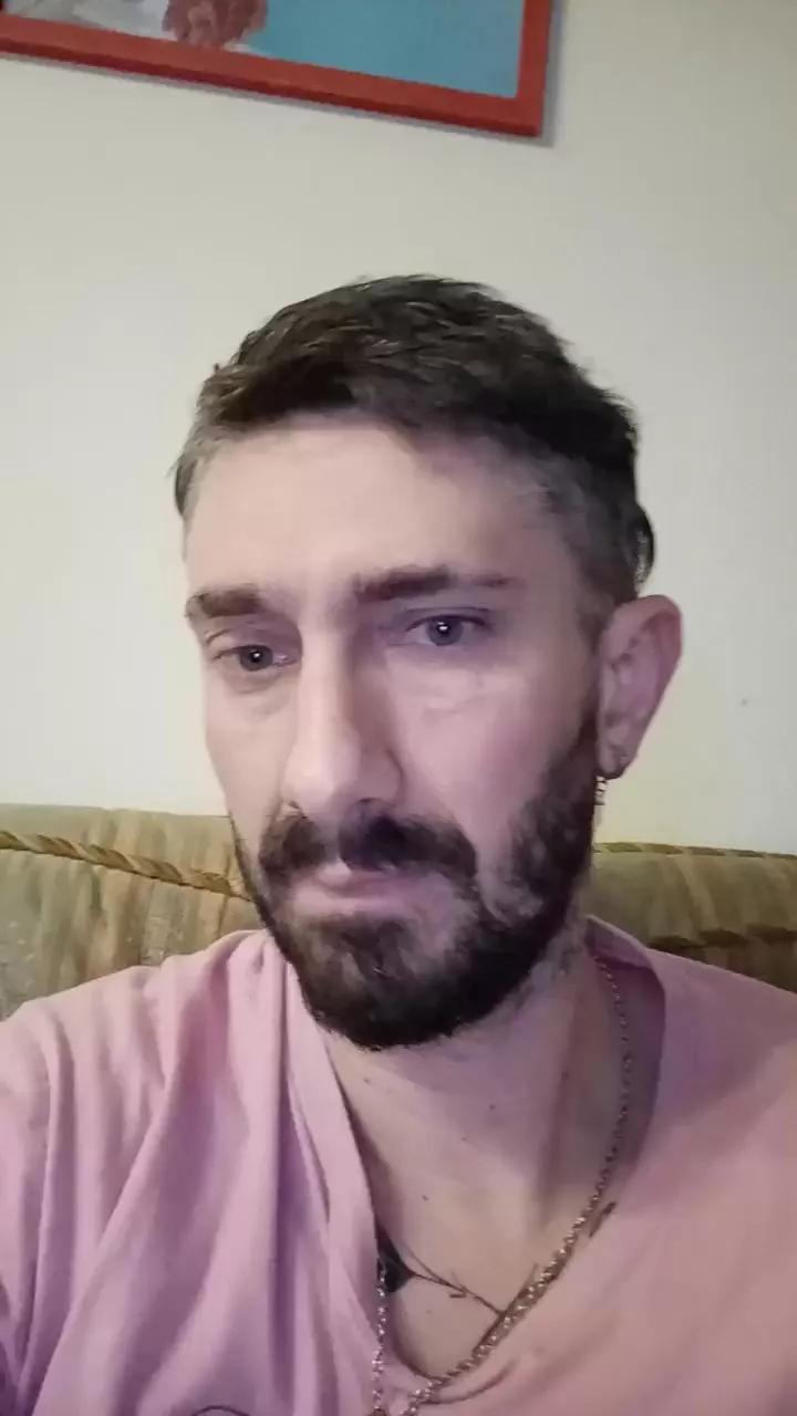 Css85 on Cam4 