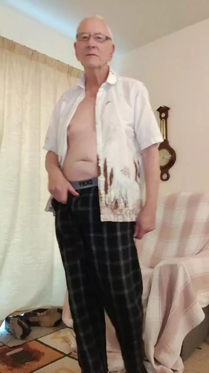 cutaboverest on Cam4 