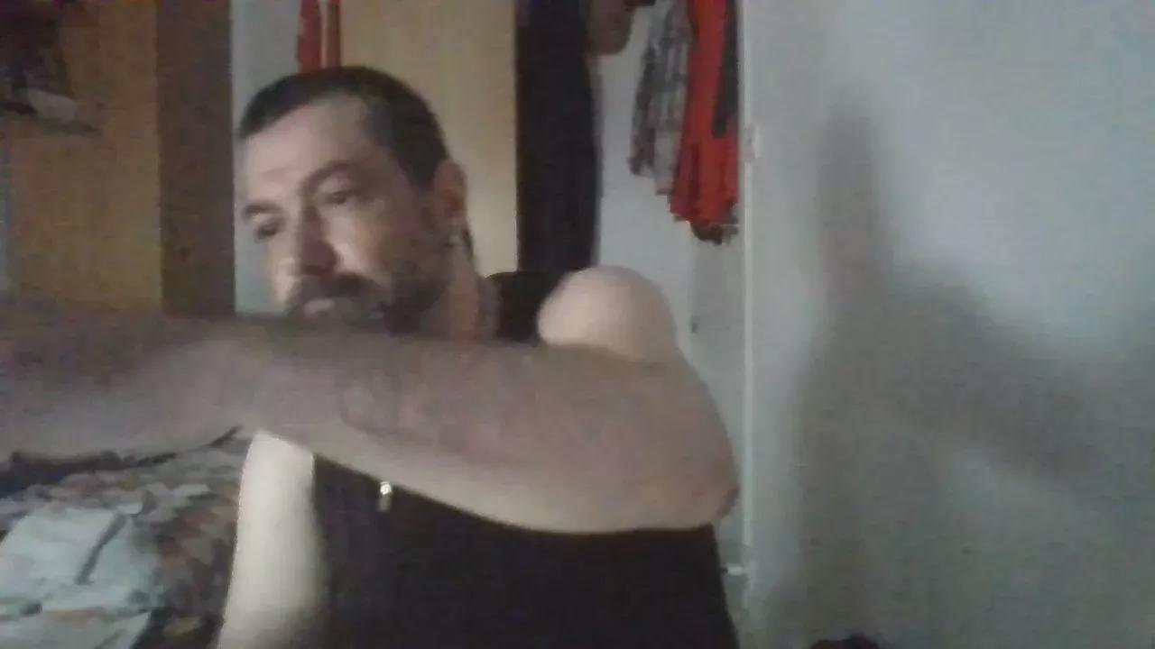 daddybearmadri5 on Cam4 