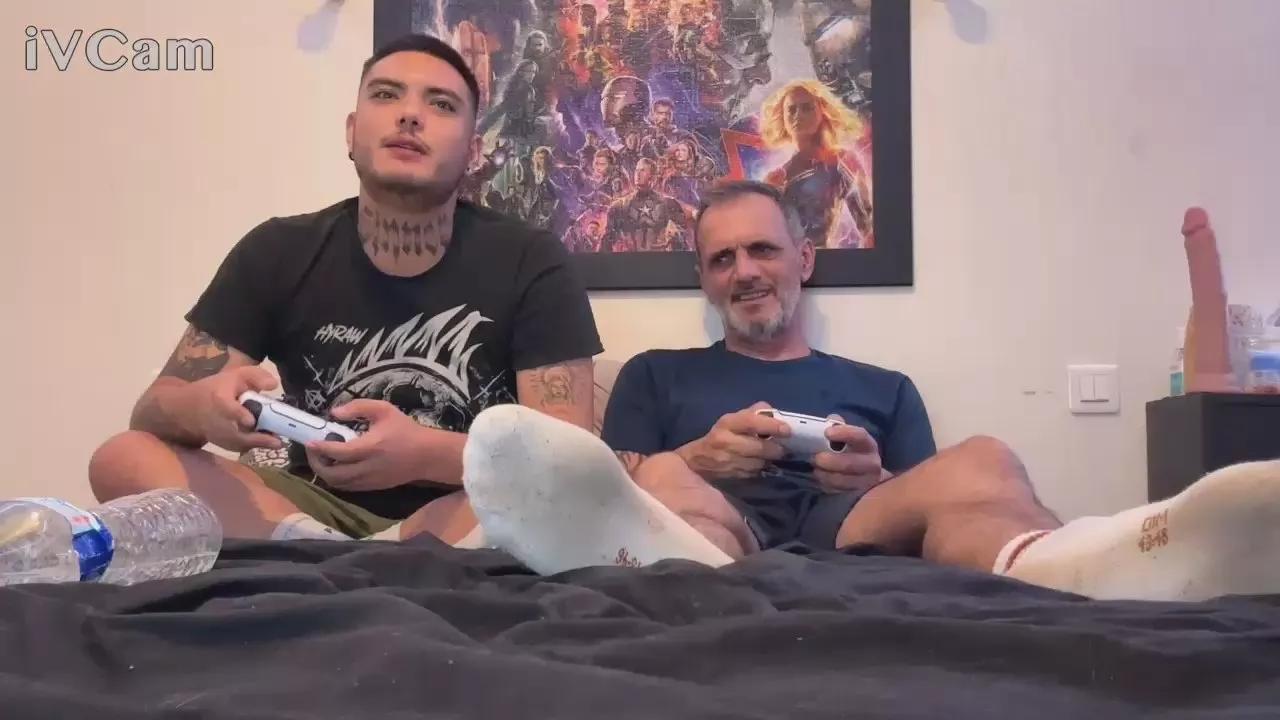 daddybigdick34 on Cam4 