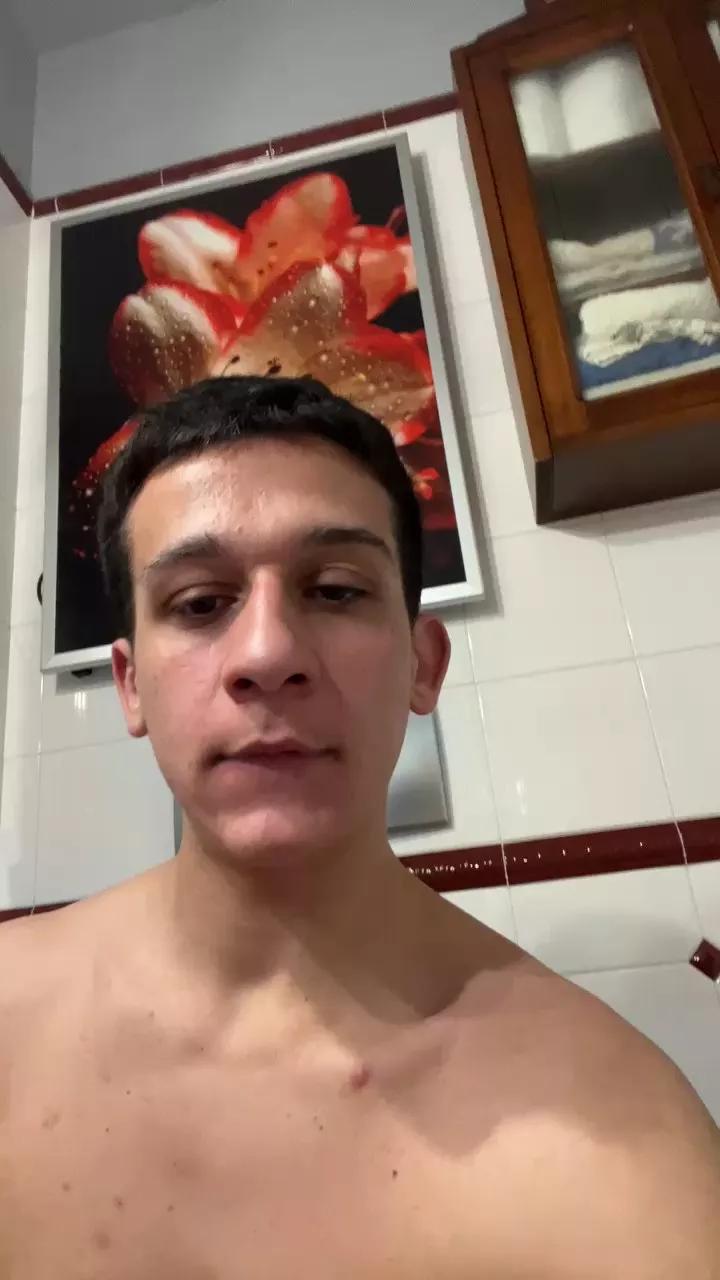 Damiano2448 on Cam4 