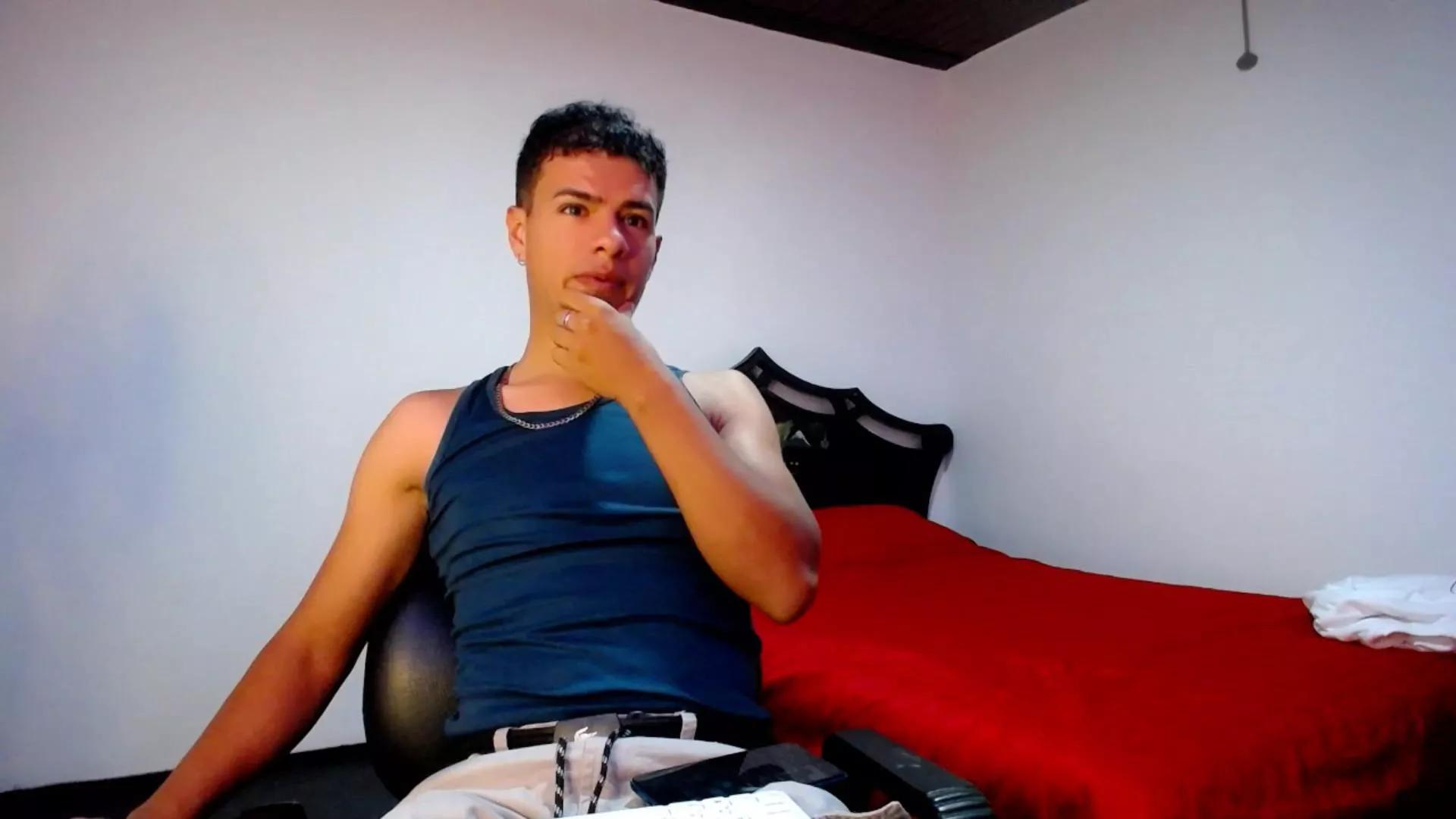 Deiby69 on Cam4 