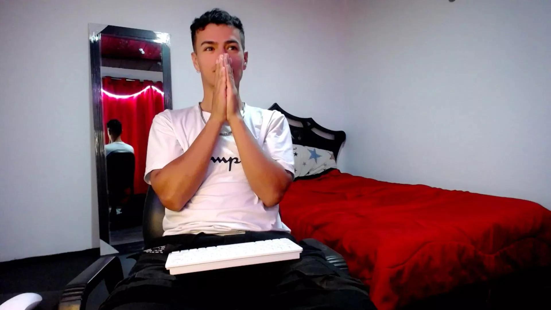Deiby69 on Cam4 
