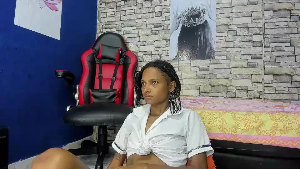 devilfiorella19 on Cam4 