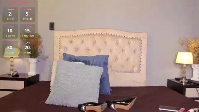 Divinebrown_ on Cam4 