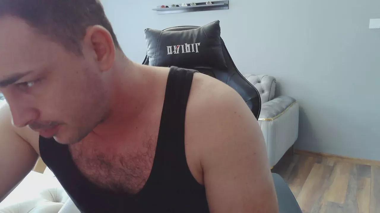djmute_33 on Cam4 