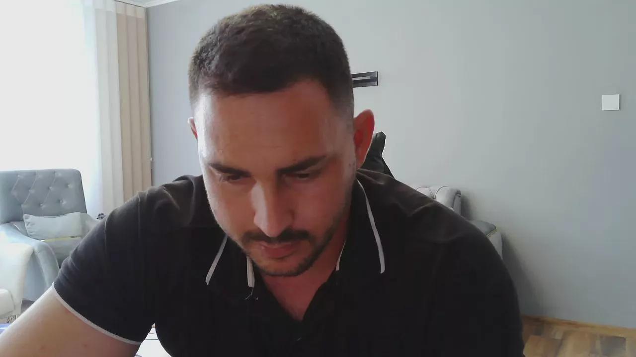 djmute_33 on Cam4 