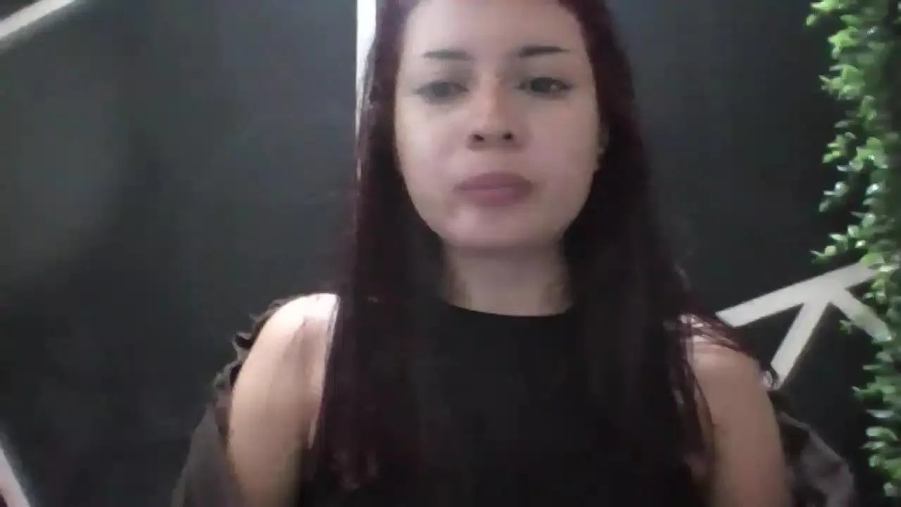 Doll_dollys_ on Cam4 