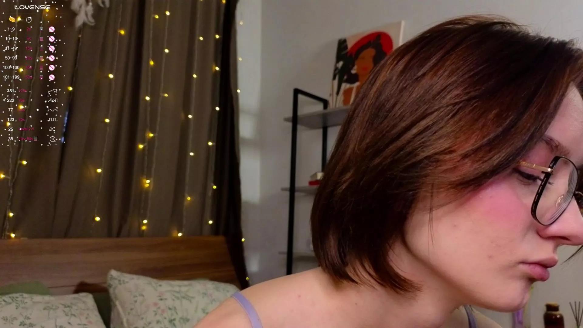 EasterHerlan on Cam4 