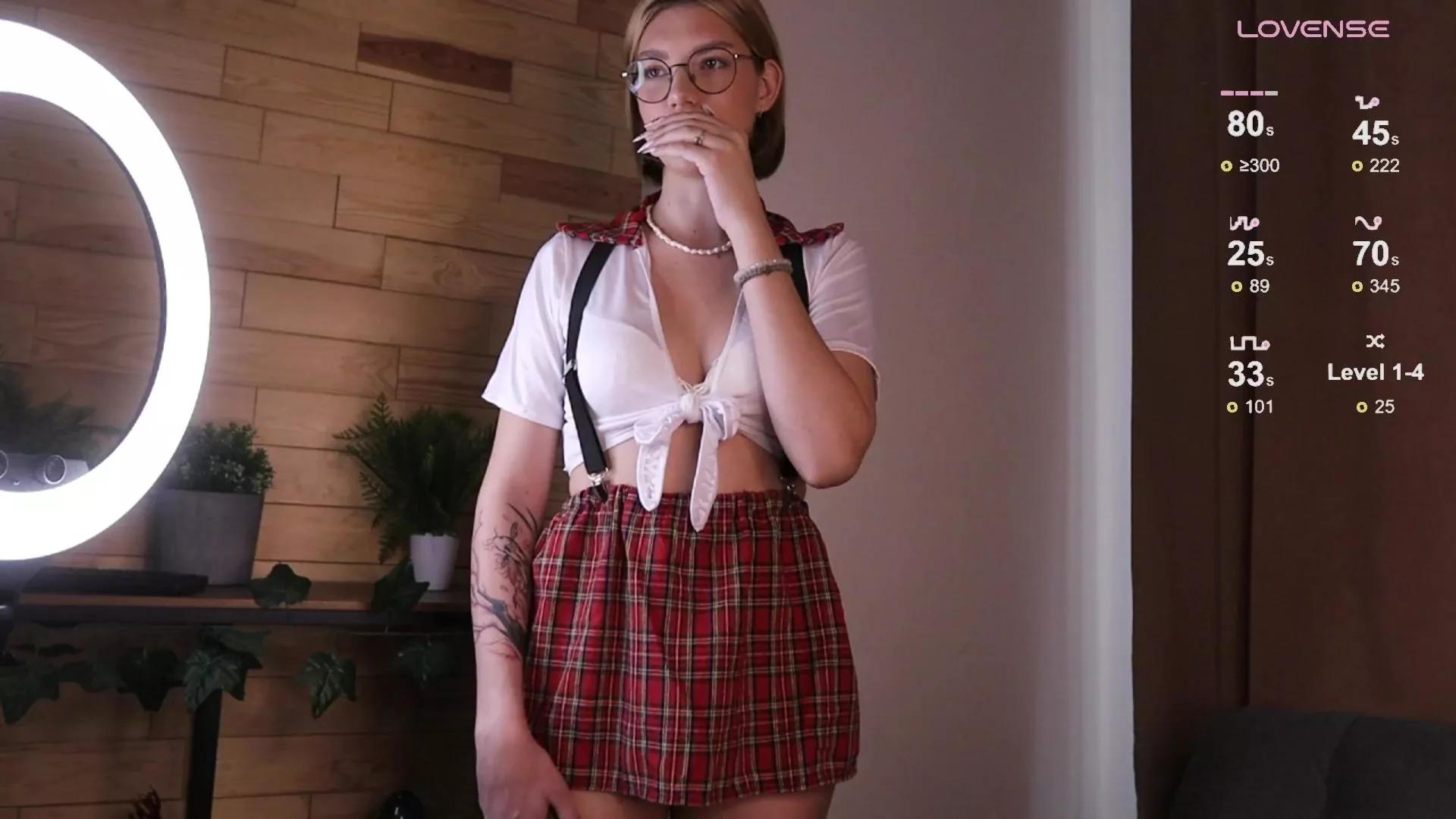 ElswythGladish on Cam4 