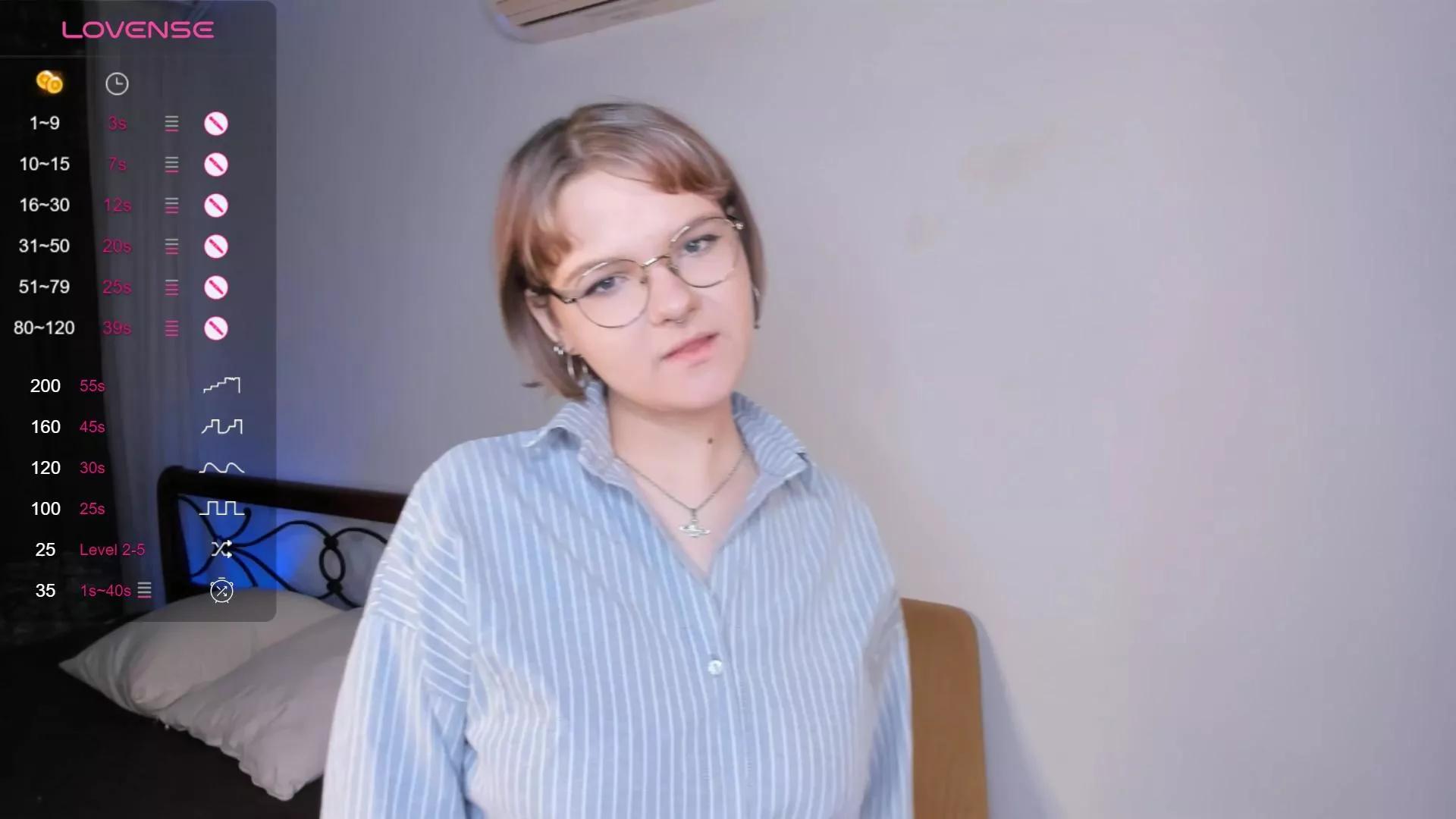 ElwynaEllender on Cam4 