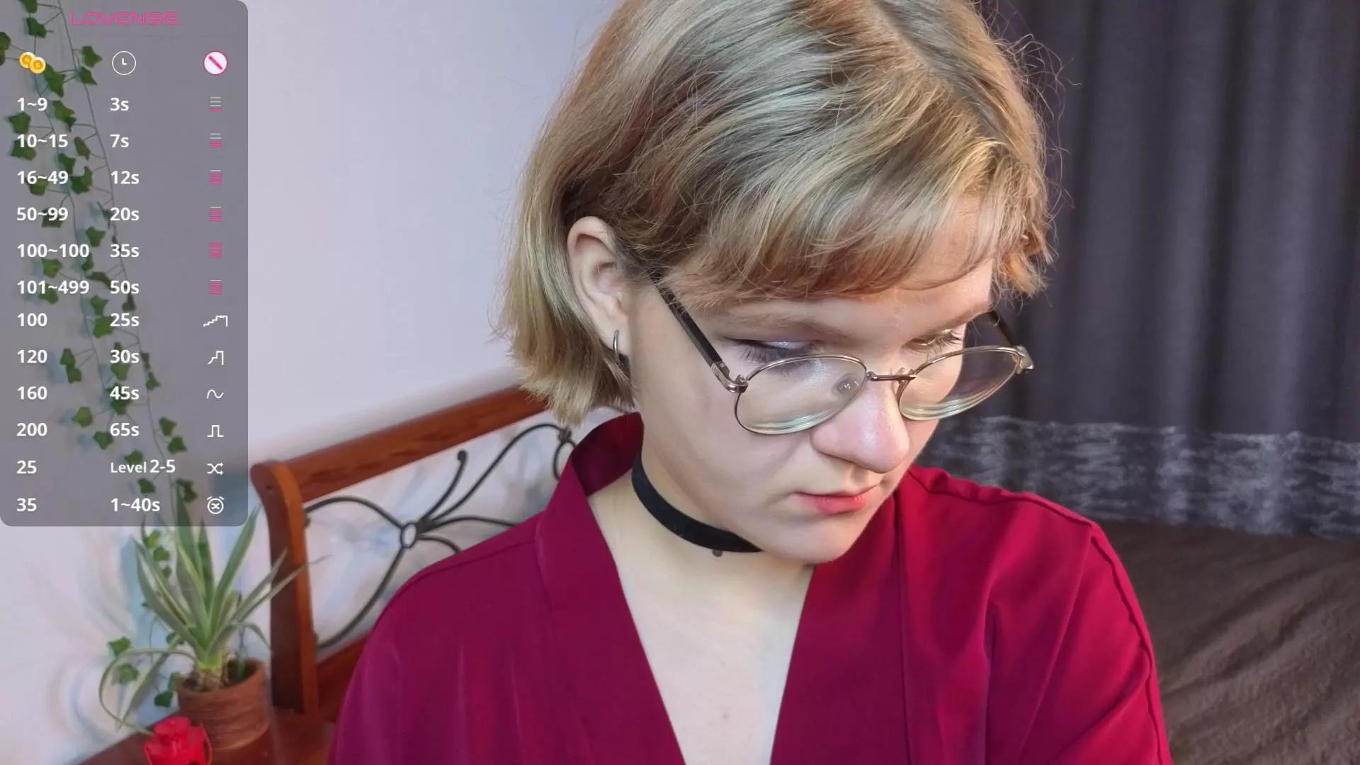 ElwynaEllender on Cam4 