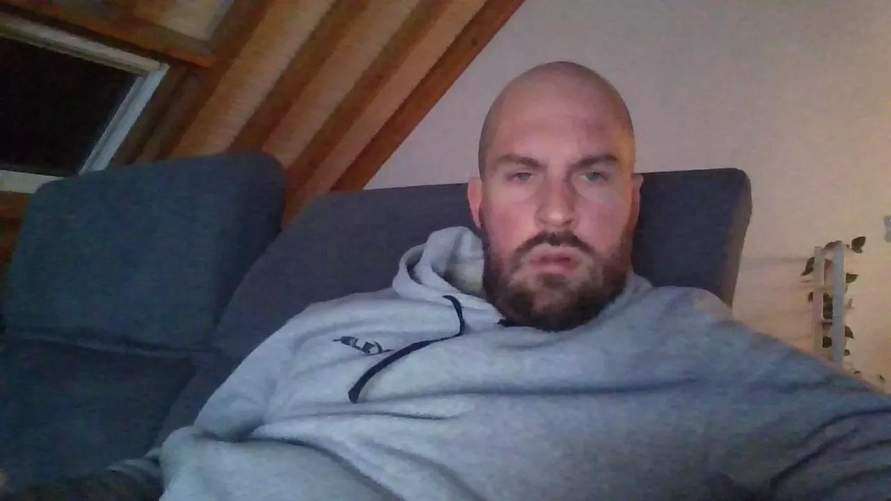 eshot2punkt0 on Cam4 