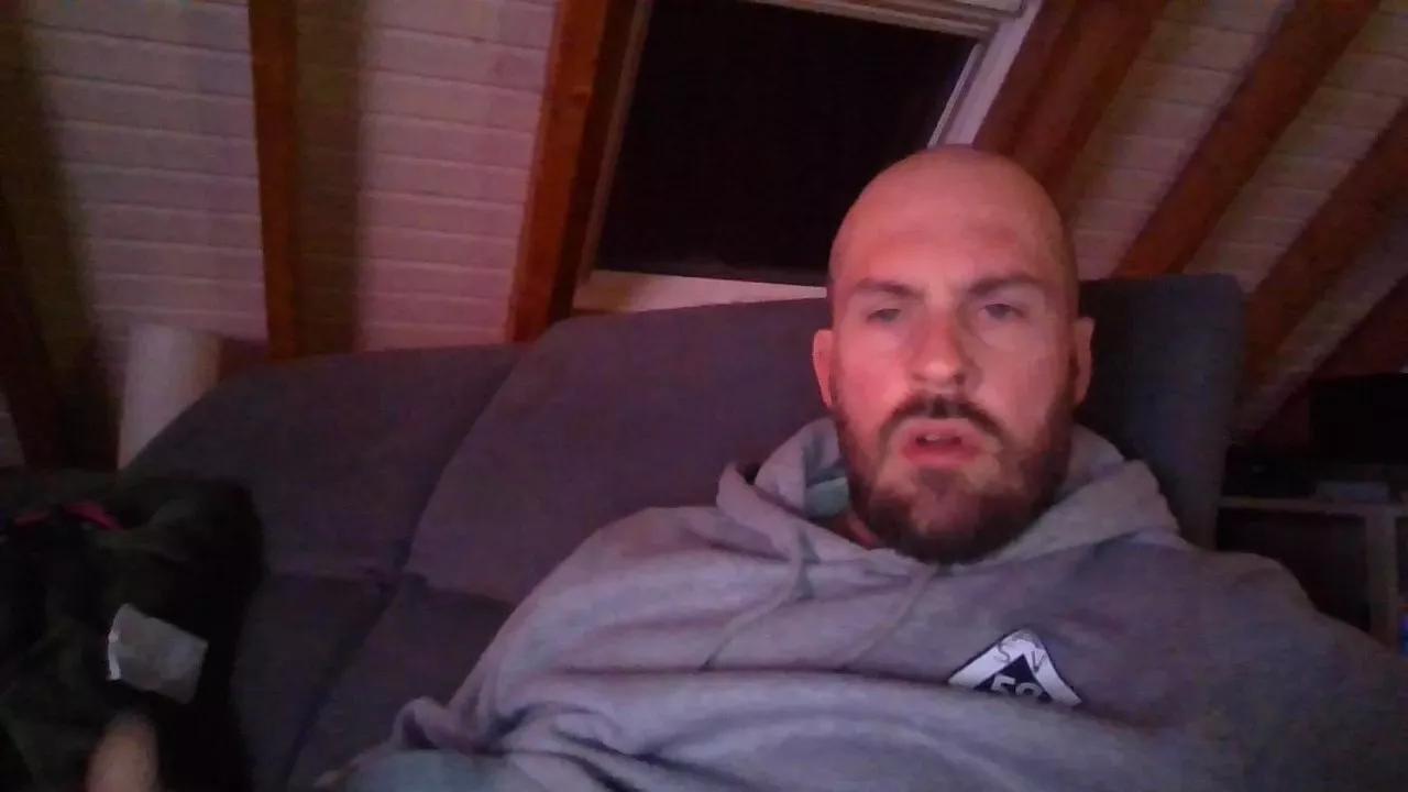 eshot2punkt0 on Cam4 