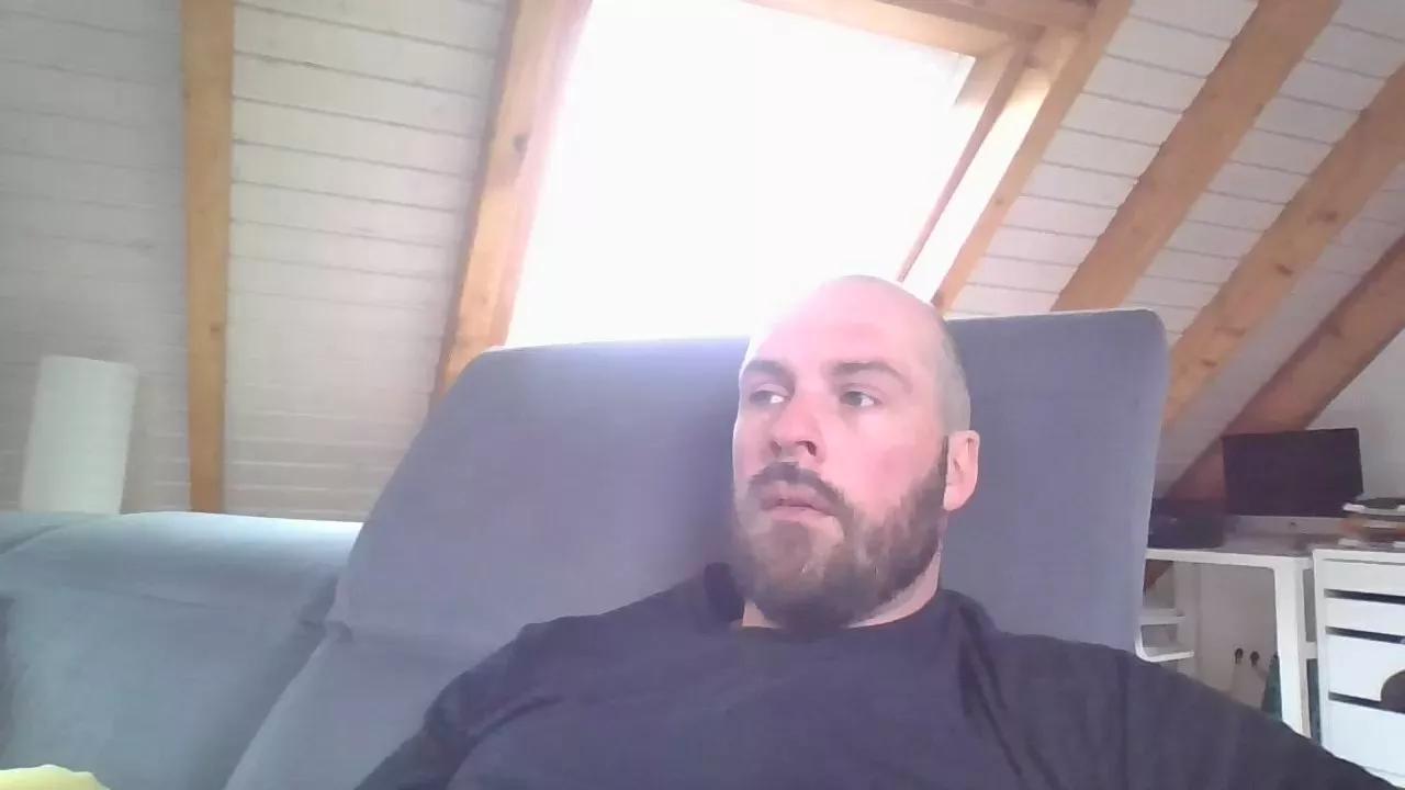 eshot2punkt0 on Cam4 