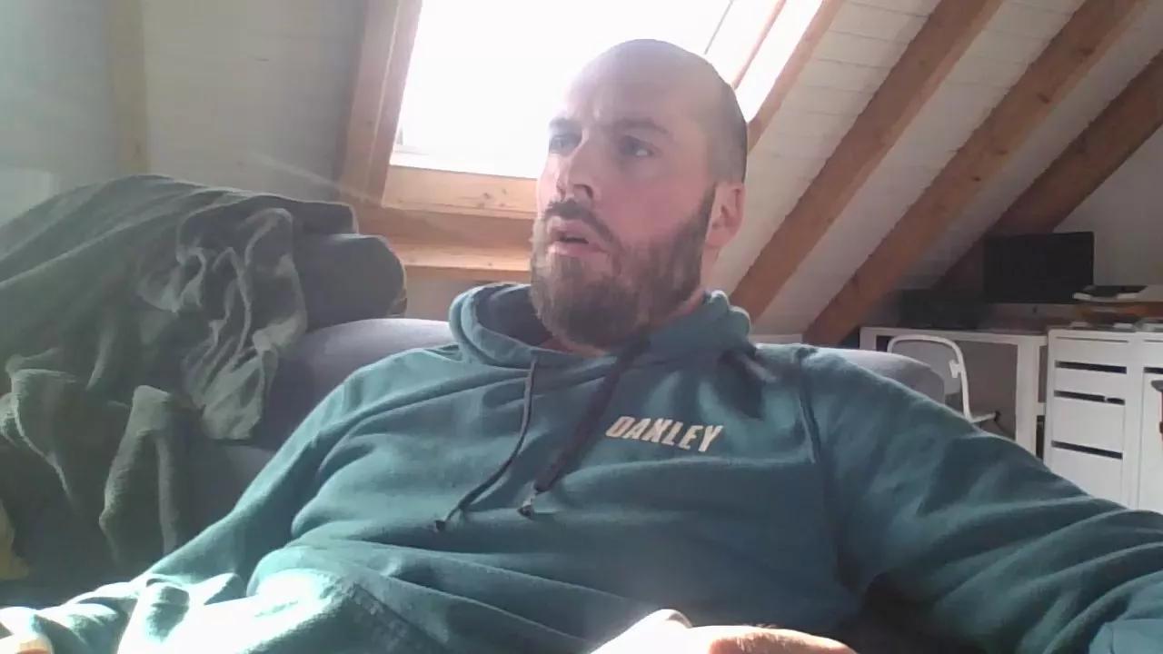 eshot2punkt0 on Cam4 