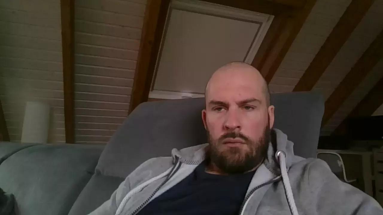 eshot2punkt0 on Cam4 