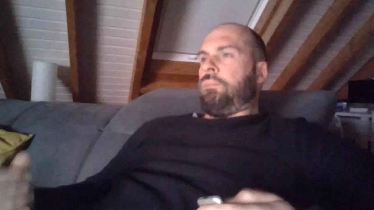 eshot2punkt0 on Cam4 