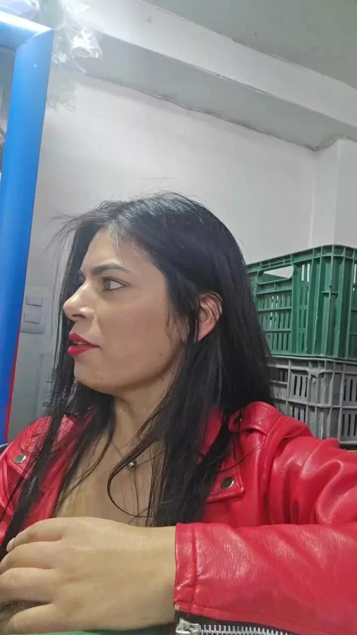 Estefanii_R on Cam4 
