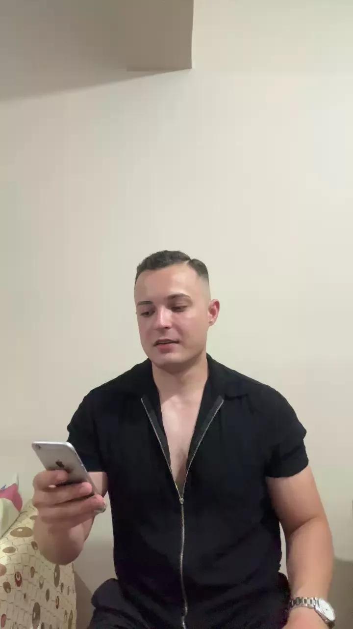 Ezel355 on Cam4 