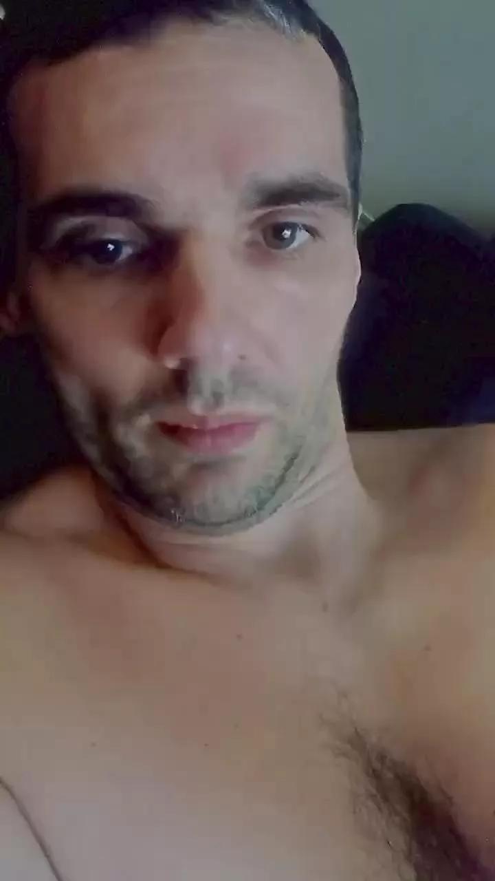 gadget00 on Cam4 