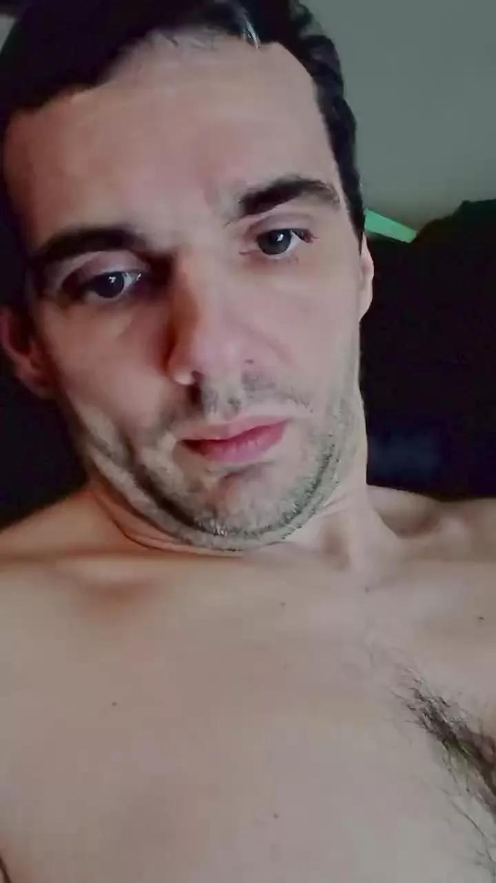 gadget00 on Cam4 