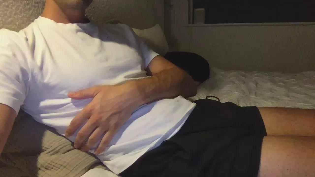 GCreturns on Cam4 