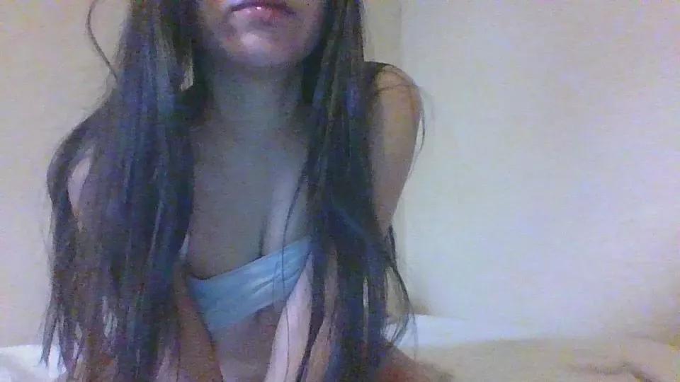 ghibligirl2 on Cam4 