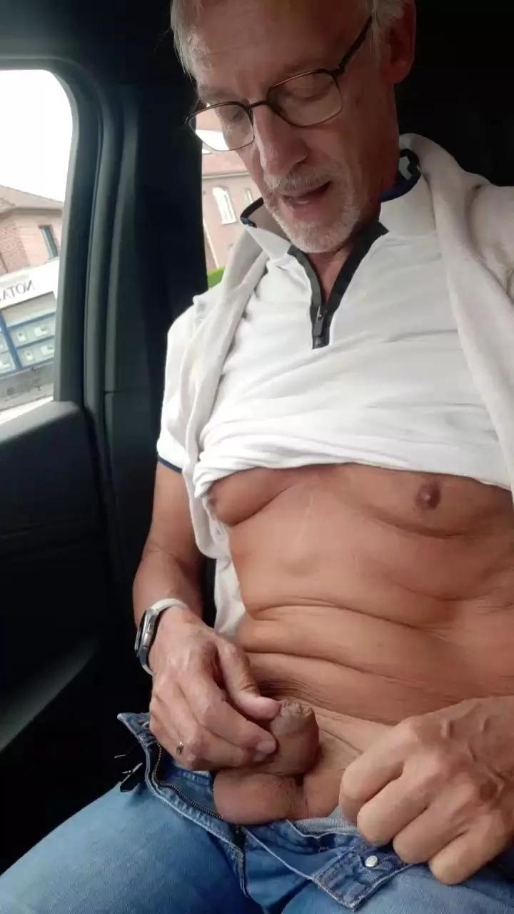 ghislain59006h3 on Cam4 