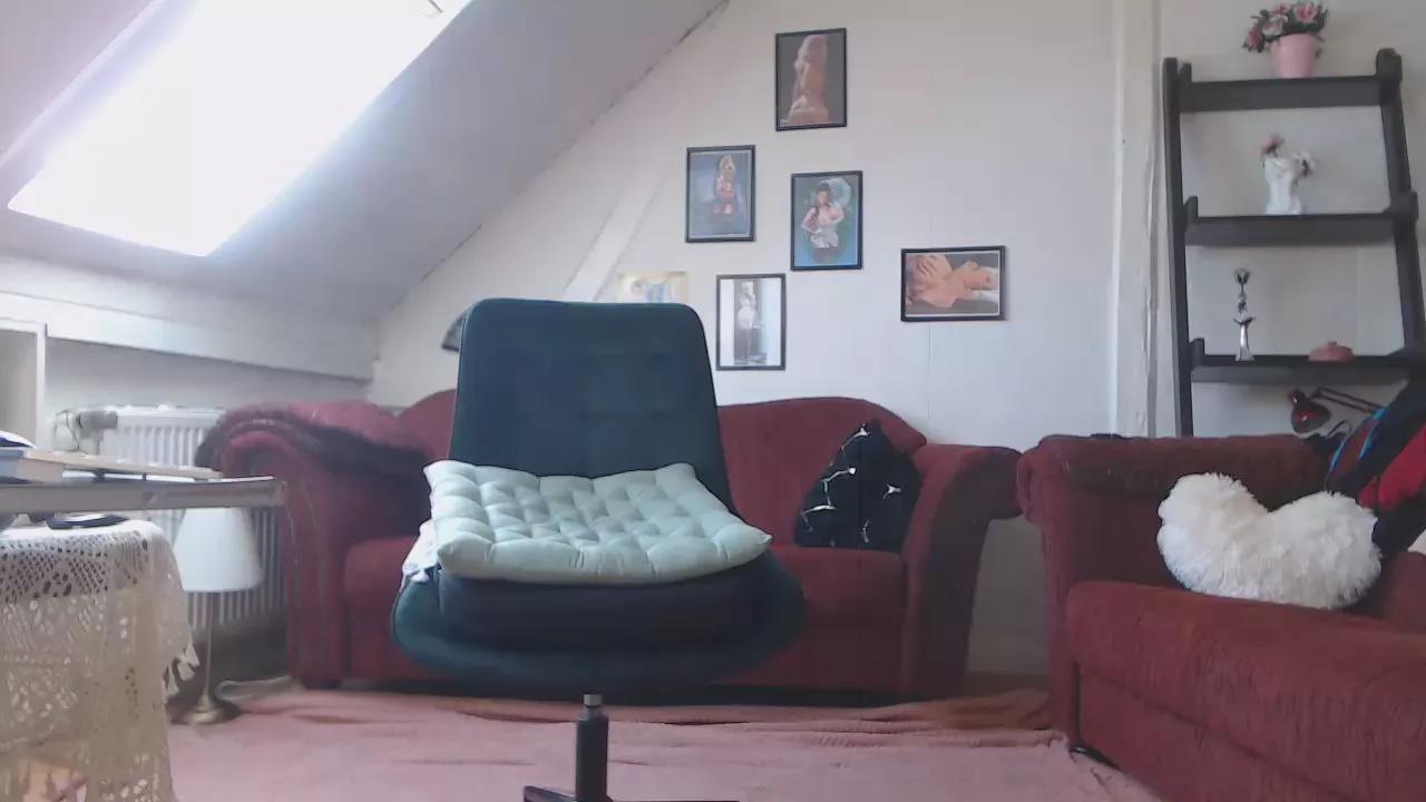 GinaBlonde on Cam4 