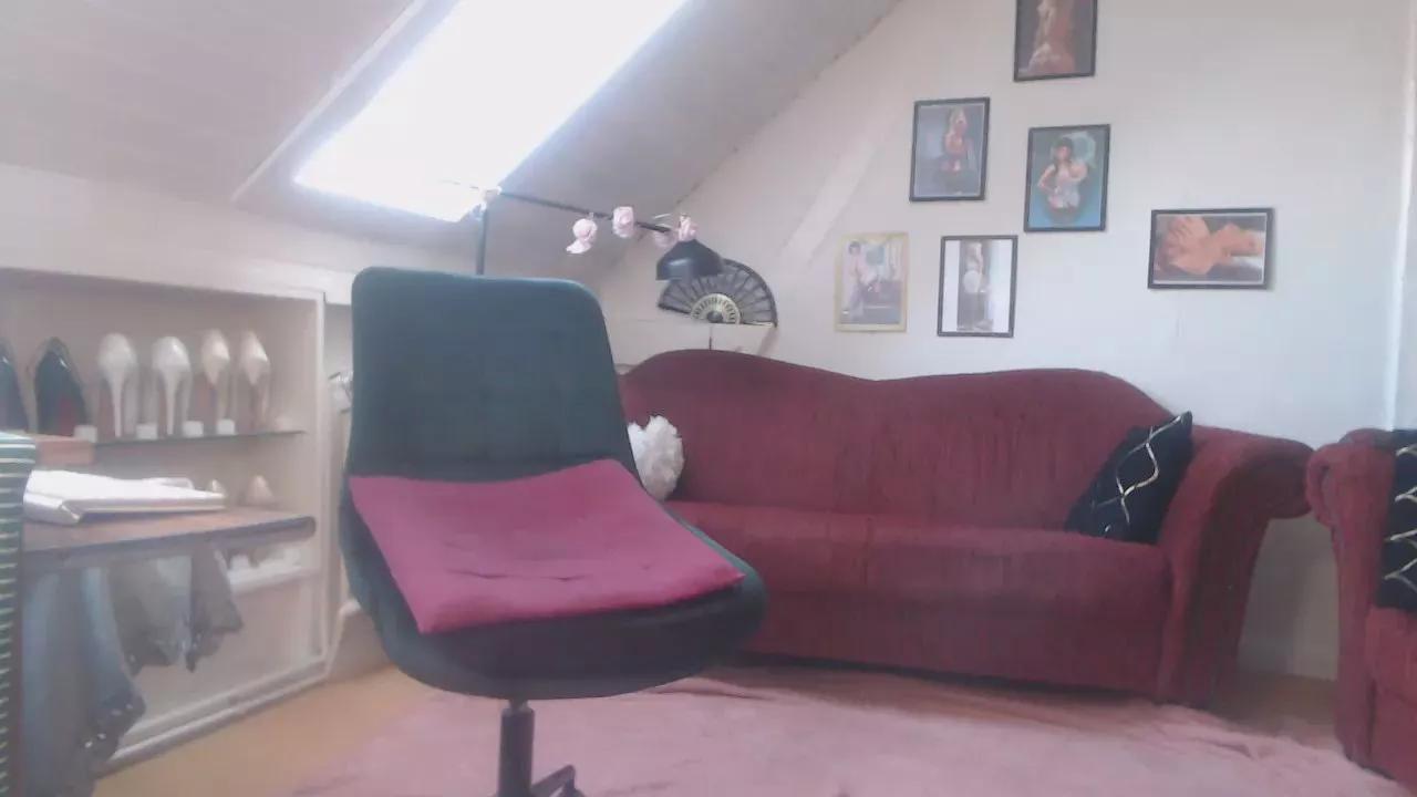 GinaBlonde on Cam4 