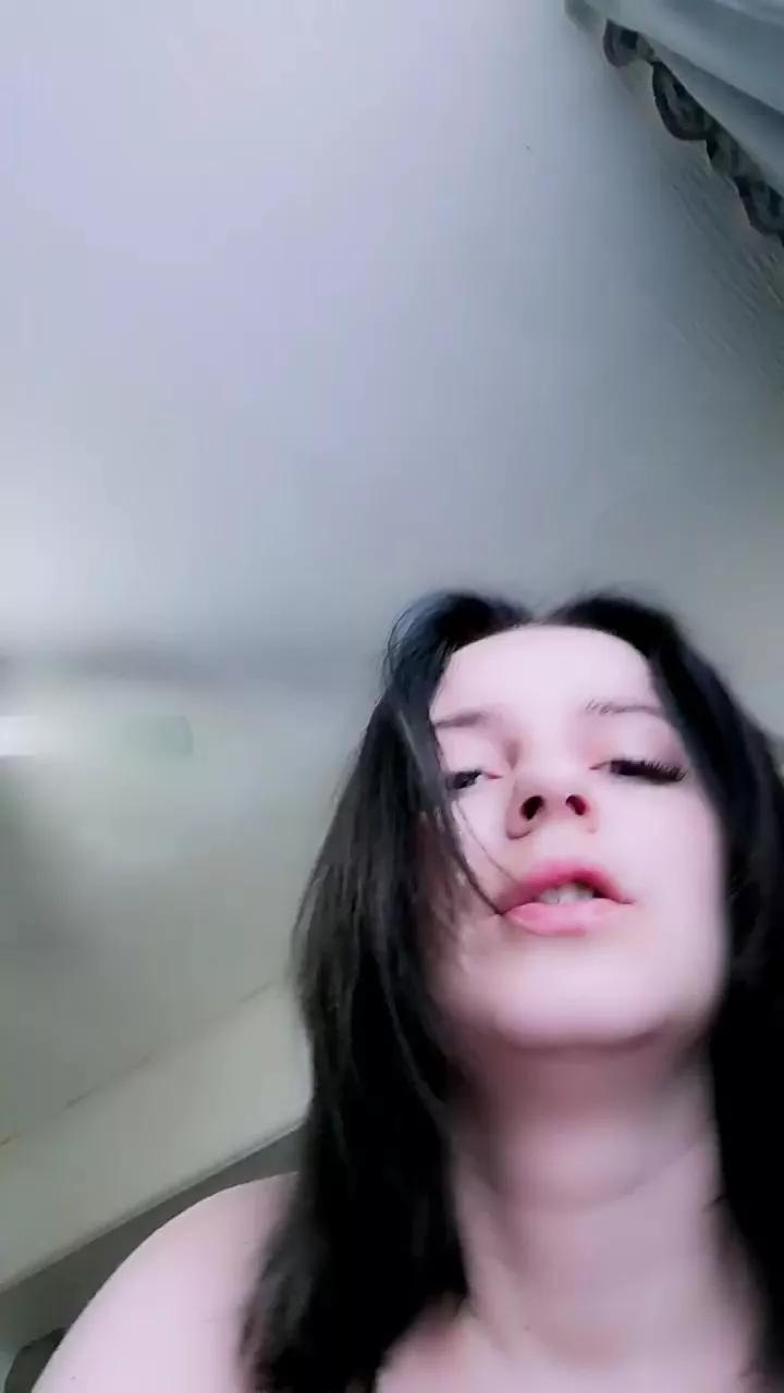 giulysexy4 on Cam4 
