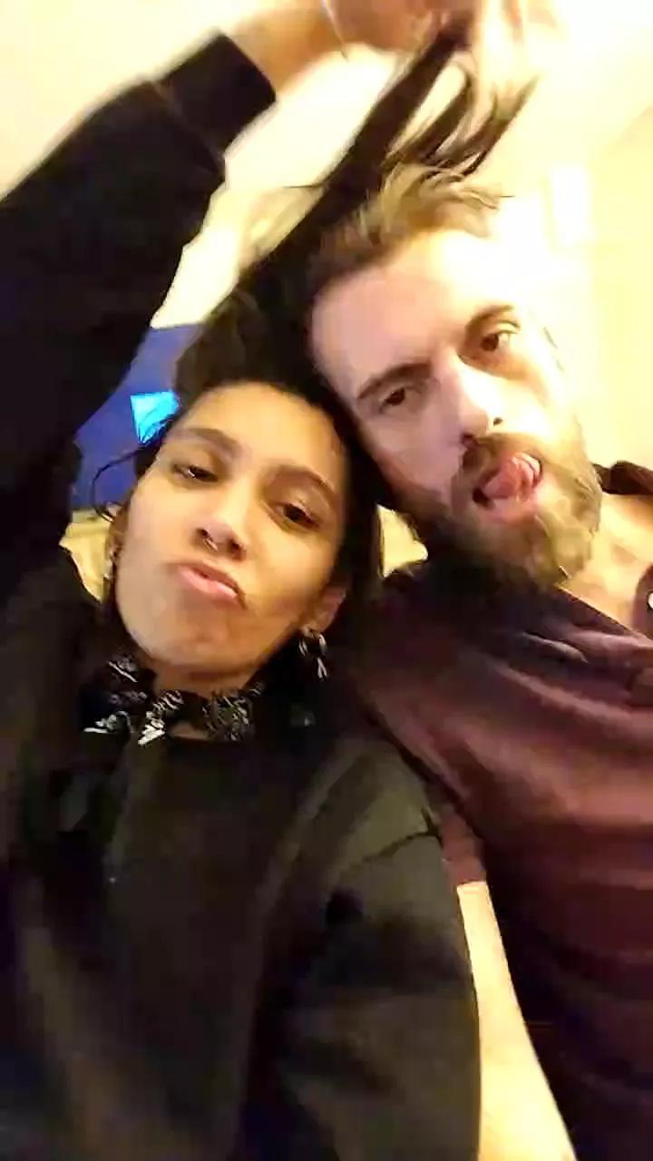 Glamsexyduo on Cam4 