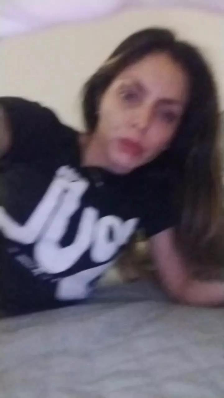 Goldie_Cazacu on Cam4 