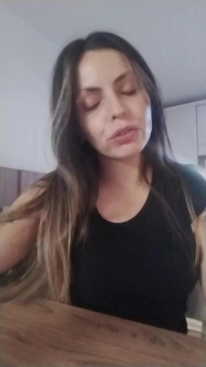 Goldie_Cazacu on Cam4 