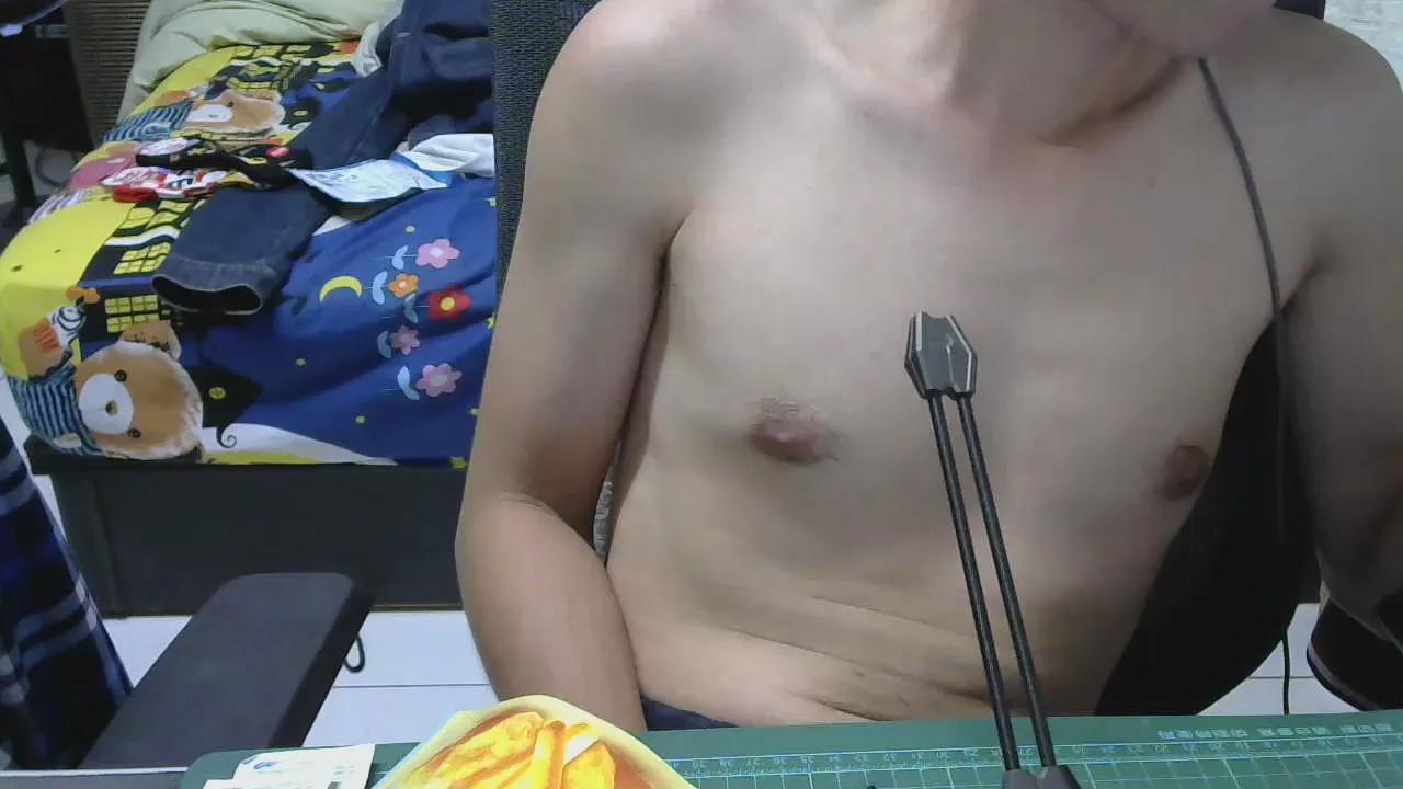 H0119 on Cam4 