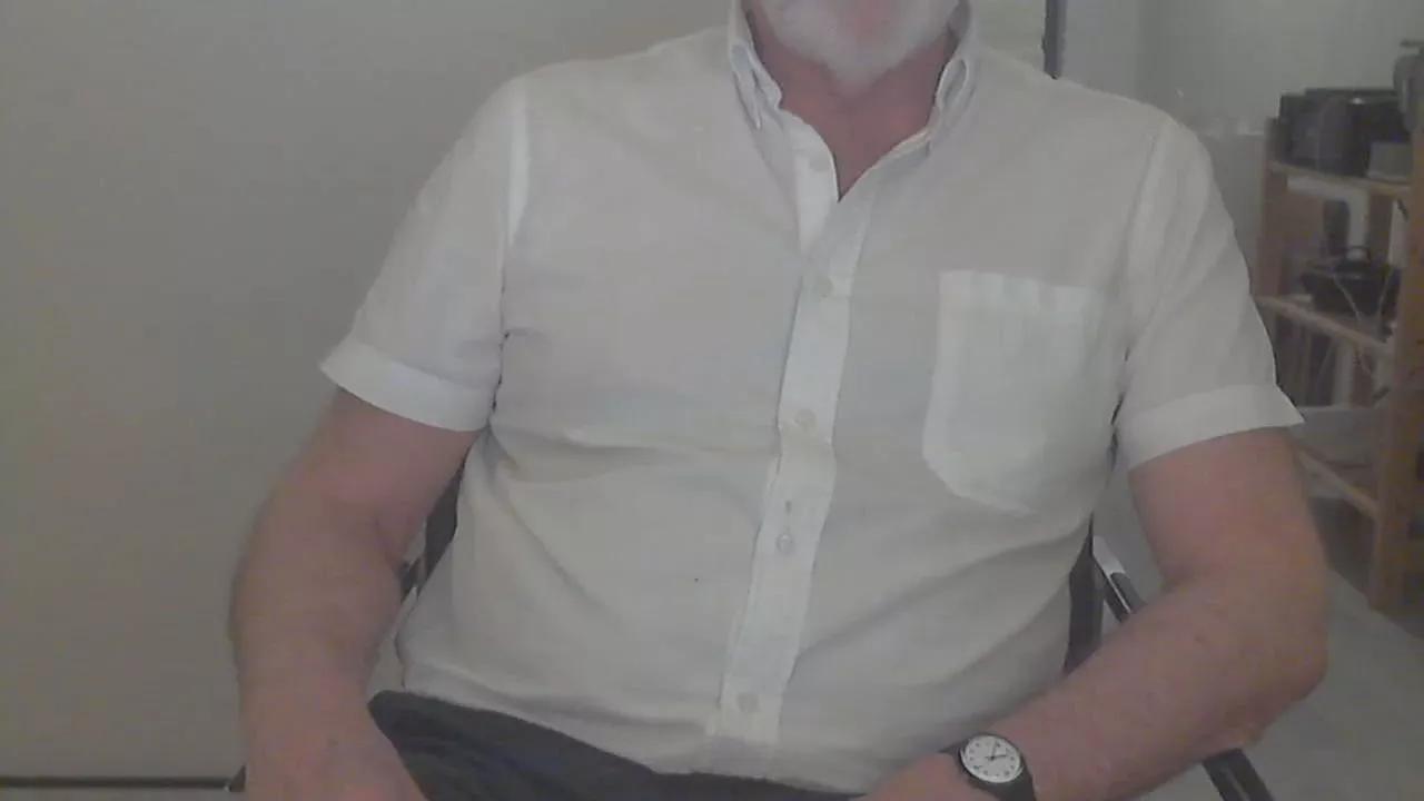 hairybull on Cam4 
