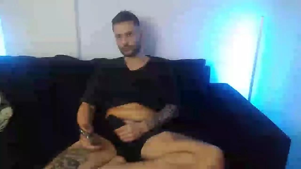 Heterobaires on Cam4 