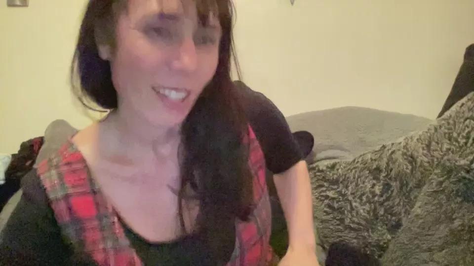 Hotbabe2019 on Cam4 