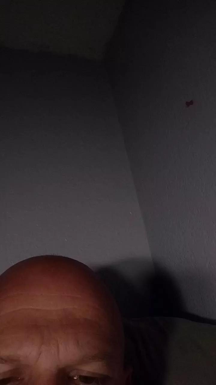 hungonhere2 on Cam4 