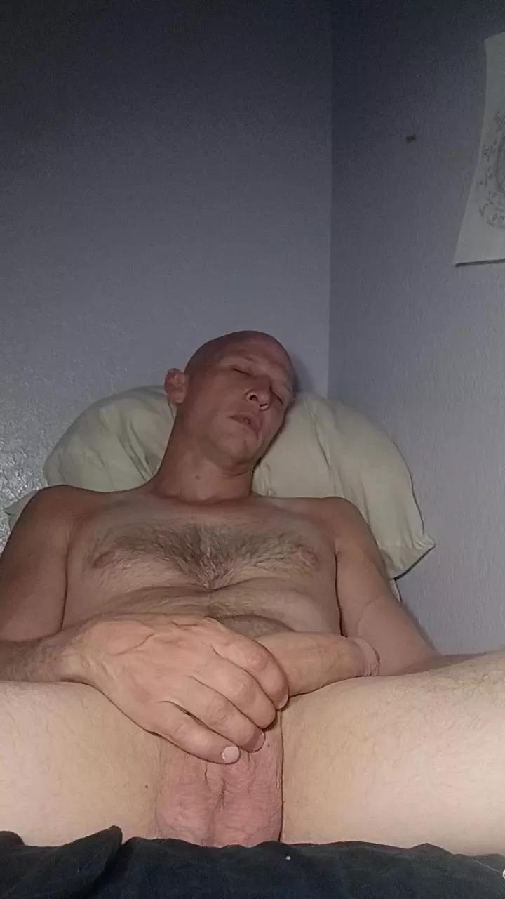 hungonhere2 on Cam4 