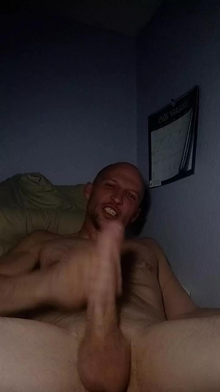 hungonhere2 on Cam4 