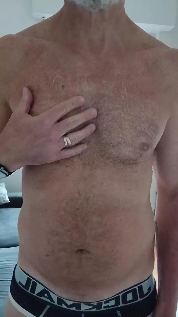 ItalSilverDaddy on Cam4 