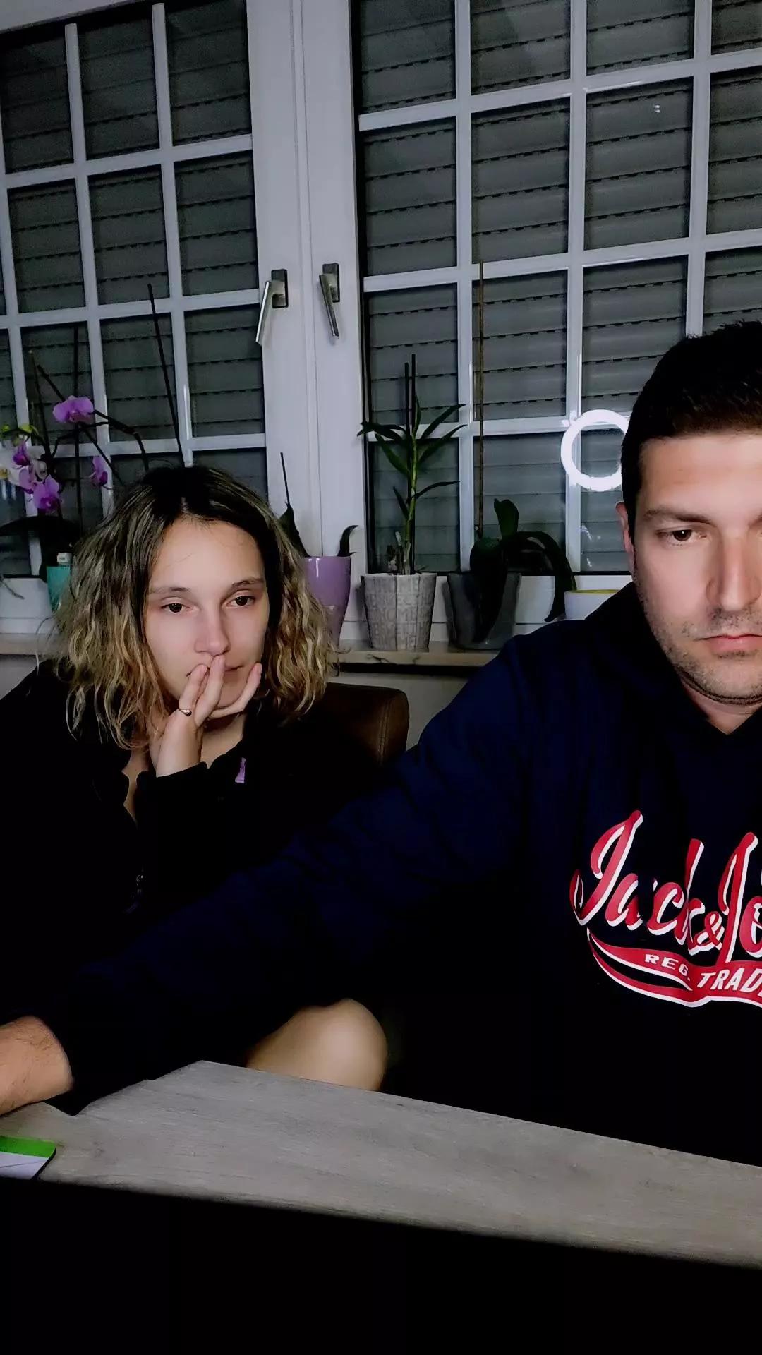 Jeunecouple3227 on Cam4 
