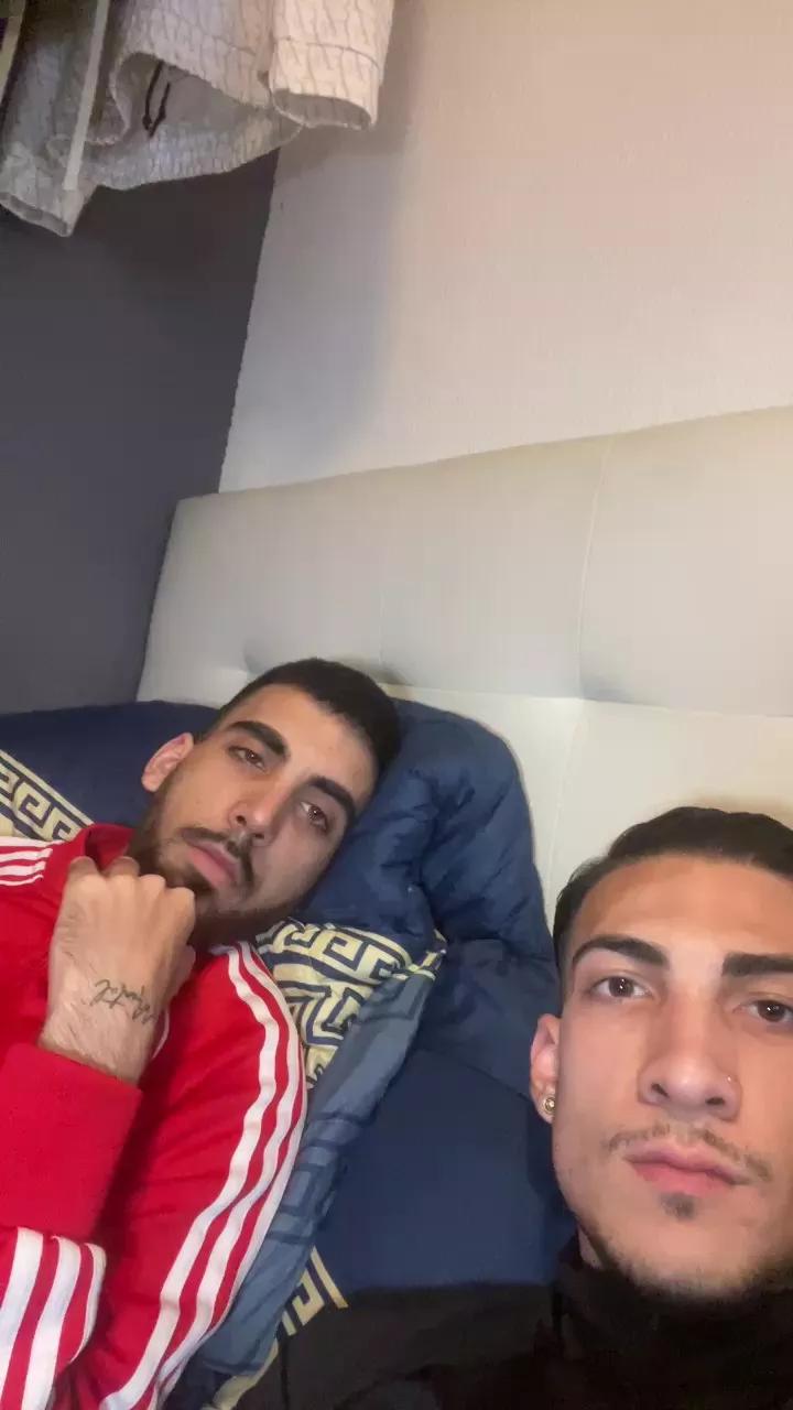 Jotadoble21 on Cam4 
