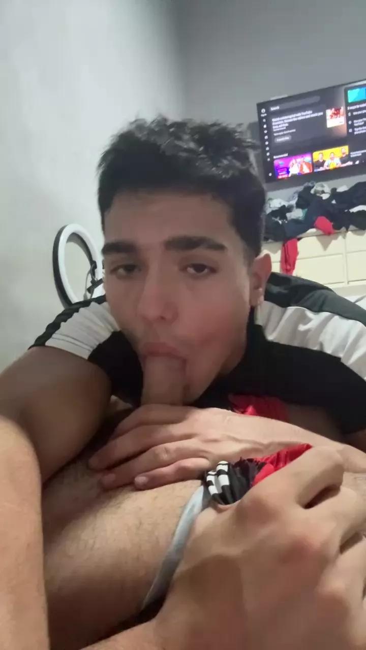 kevinn2005 on Cam4 